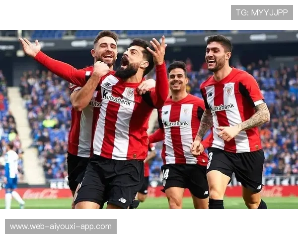 帕尔梅拉斯锋线组合默契，主场气氛沸腾，帕尔梅拉斯赛事